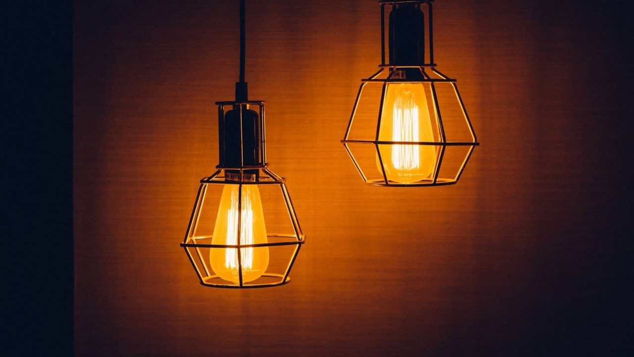 light-bulbs-1603766_1920 (1)